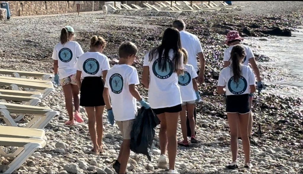 beach cleaning by meliton 1024x591